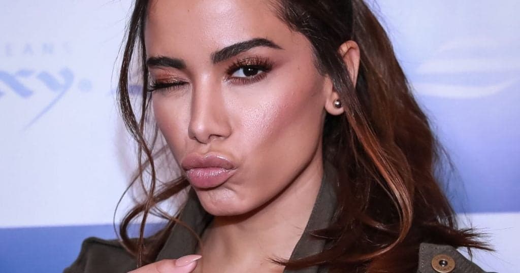 Anitta revela look para seu casamento: "Shortinho para o funk"