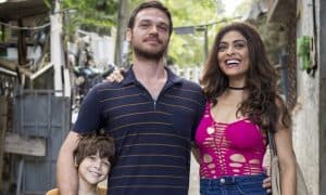 Dedé (João Bravo), Rubinho (Emílio Dantas) e Bibi (Juliana Paes) em A Força do Querer (Foto: Globo/Marilia Cabral) Dedé (João Bravo), Rubinho (Emílio Dantas) e Bibi (Juliana Paes) em A Força do Querer (Foto: Globo/Marilia Cabral)