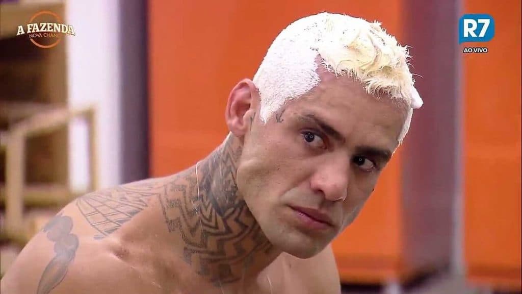 "Aqui é um negócio evangélico, vai contra tudo", diz Yuri sobre a Record na "Fazenda"