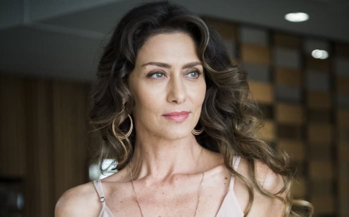 Longe da TV, Maria Fernanda Cândido surge em registro raro ao lado do filho