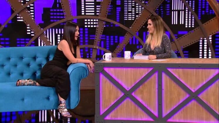 Questionada se já fez sexo dentro da Globo, Cleo Pires tem reação