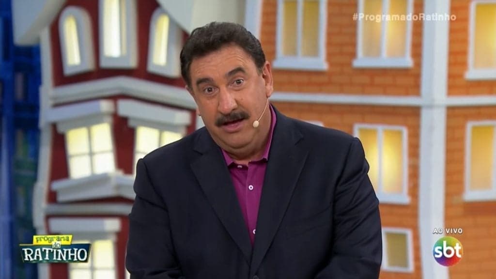 O apresentador Ratinho em seu programa no SBT (Foto: Reprodução/SBT) O apresentador Ratinho em seu programa no SBT (Foto: Reprodução/SBT)