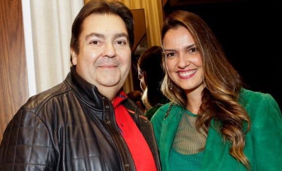 Esposa de Faustão comemora 15 anos de casamento com foto antiga e apresentador surpreende