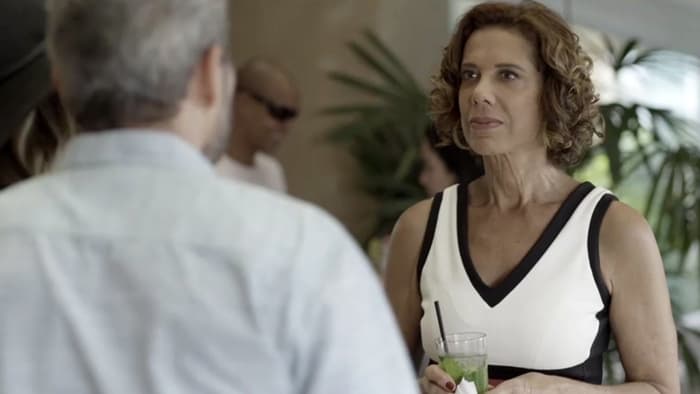 Pega Pega: Lígia fica apavorada ao encontrar padrasto de Sandra Helena