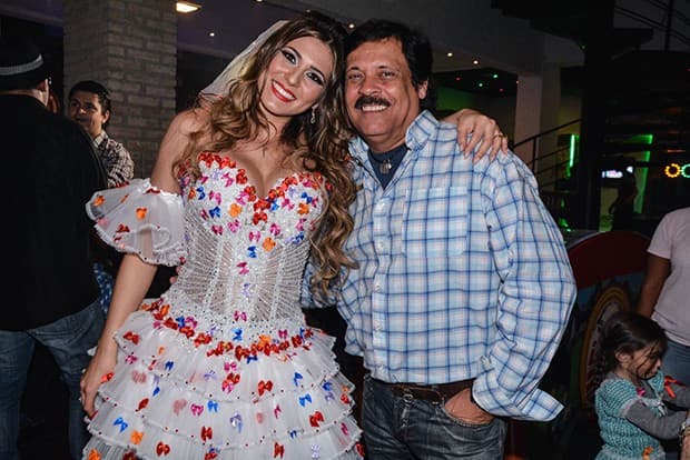 Amiga de Carlinhos Aguiar, Lívia Andrade faz comentário surpreendente sobre demissão