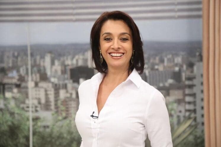 "Coluna Sem Sinal" – Sai o gringo e vem Cátia Fonseca: Band entra nos eixos