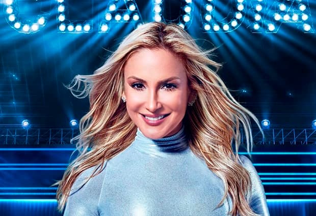 Claudia Leitte publica foto ao lado da amiga de quando era pequenas