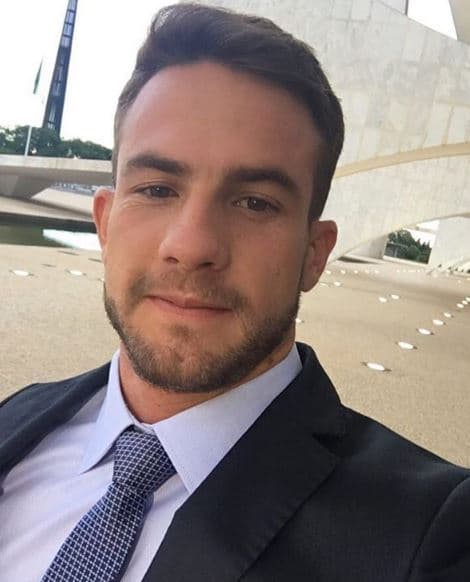 Jornalista do SBT recebe proposta ousada e surpreende ao responder se "molestaria" fã