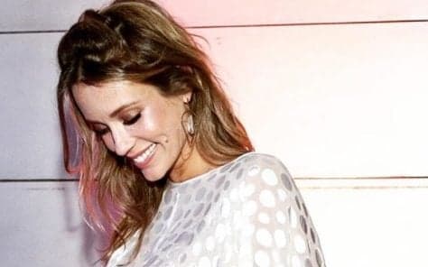 Grávida, Juliana Didone chama a atenção por barrigão e amiga comenta: 'Tá gigante'