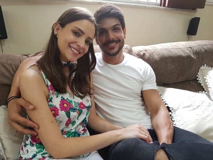 Após reatarem, ex-BBB Lucas faz clique com a noiva