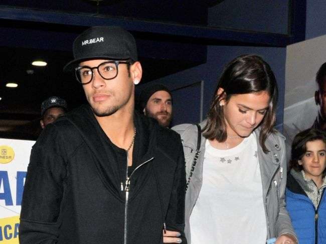 Bruna Marquezine e Neymar surpreendem e trocam elogios em publicação na internet