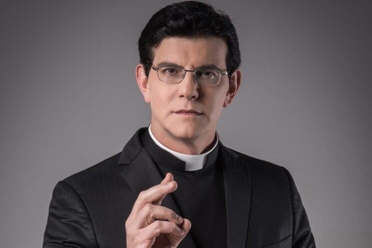 Padre Reginaldo Manzotti lança novo livro e relaciona com tragédia de Suzano