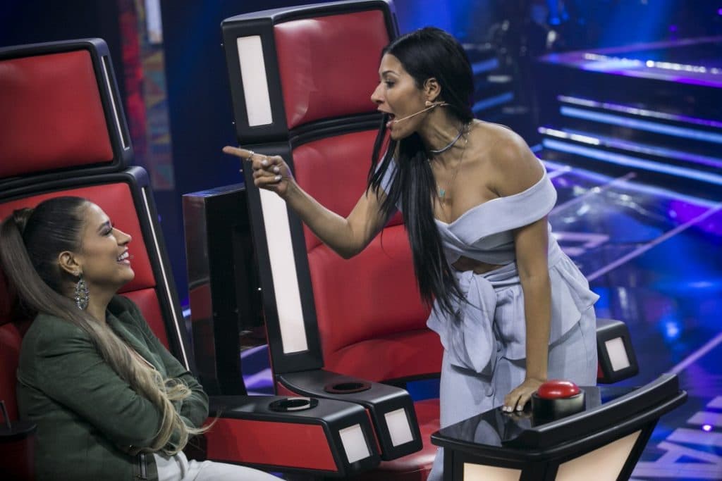 Simone e Simaria durante apresentação no The Voice Kids (Foto: Divulgação)