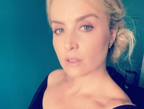 Em festa de aniversário, Angélica aparece em foto ao lado da mãe e irmã: "dona de tudo"