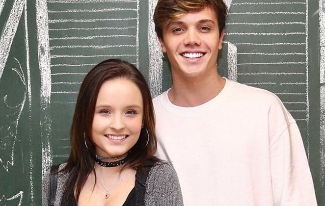 Larissa Manoela celebra tempo de namoro com Leo Cidade e recebe resposta