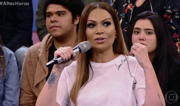 Solange Almeida faz revelação no Altas Horas e surpreende