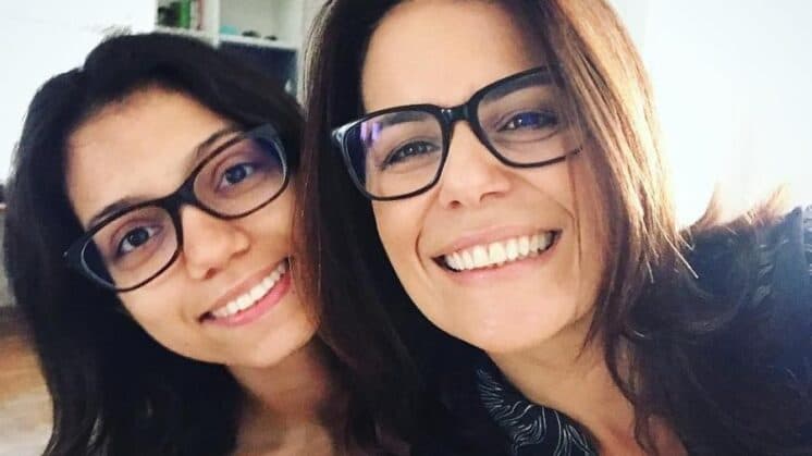 Apresentadora da Record, Adriana Araújo comemora aprovação da filha em medicina e se declara