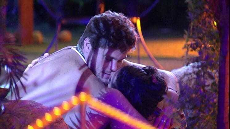 BBB18: Após Jaqueline e Ana Clara, Breno beija outra participante