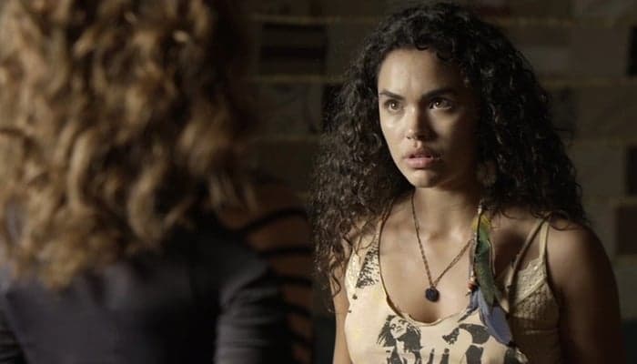 Assim como Mercedes, Cleo descobre poderes sobrenaturais em O Outro Lado do Paraíso