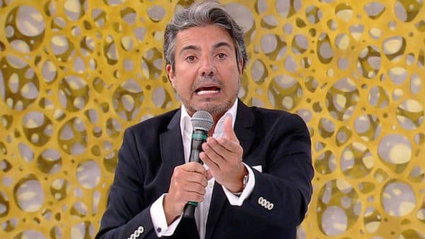 Aos 61 anos, João Kleber apresenta nova namorada gata e revela como a conquistou