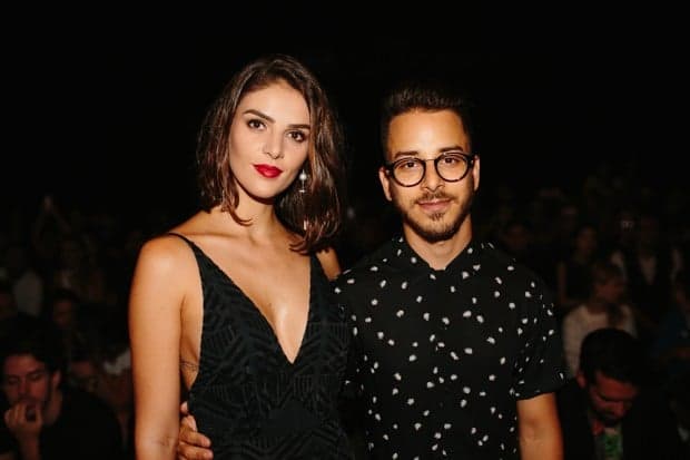 Junior Lima aparece em clima de romance com a mulher