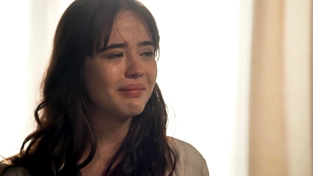 Laura se emociona em depoimento em O Outro Lado do Paraíso (Foto: TV Globo) Laura se emociona em depoimento em O Outro Lado do Paraíso (Foto: TV Globo)