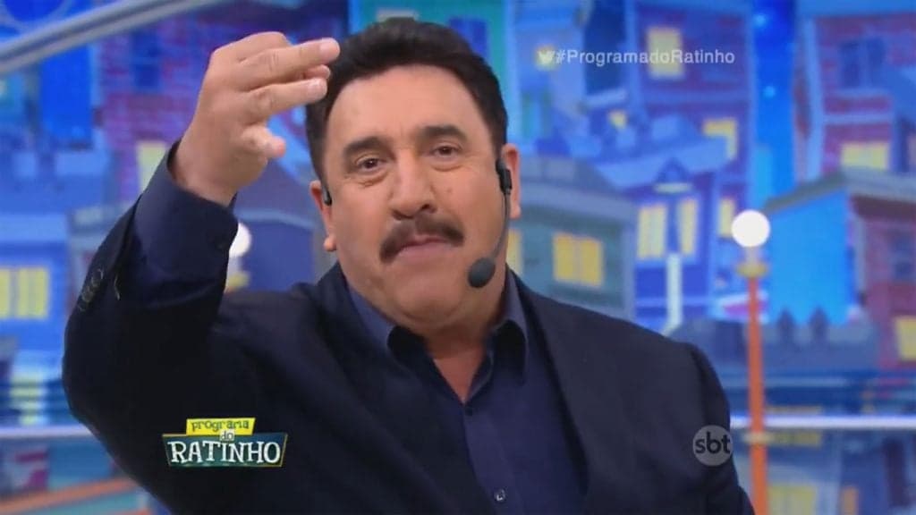 Ratinho garante que não é homofóbico, mas diz que Globo força gays nas novelas