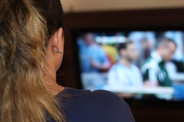 Rejeitadas pelos canais, madrugadas superam audiência das manhãs