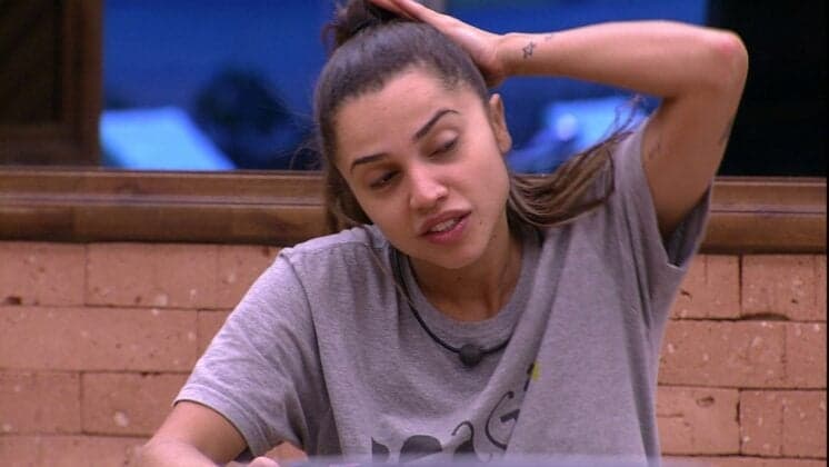 BBB18: Após passar a noite com Breno, Paula dispara: "Não tenho controle"