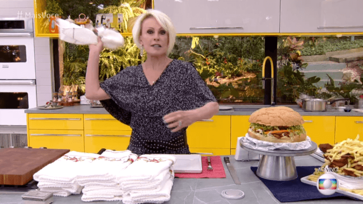 Ana Maria Braga se irrita com repercussão de gafe, ironiza e arremessa panos no Mais Você