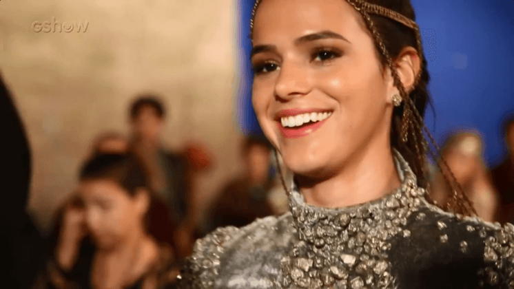 Bruna Marquezine pede férias na Globo e deve viajar ao exterior em breve
