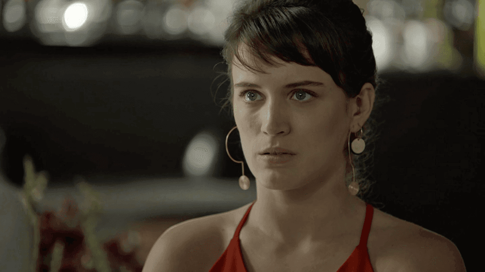 Clara ouve plano de Gael em O Outro Lado do Paraíso (Foto Gshow)