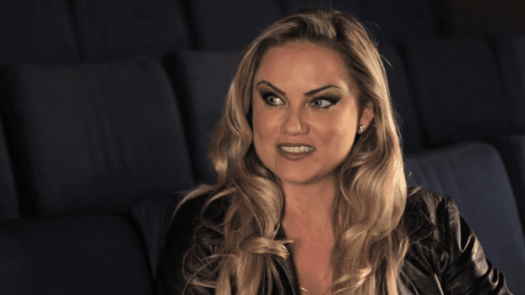 Assim como na novela, Ellen Rocche revela situação que também aconteceu na vida real