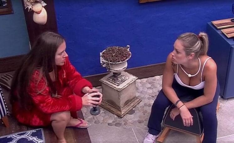BBB18: Patrícia avisa para Jéssica não ser influenciada e ela dispara: "Ninguém precisa me falar"