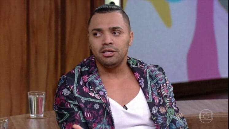 Humorista Tirullipa é destaque no Altas Horas deste sábado (31)