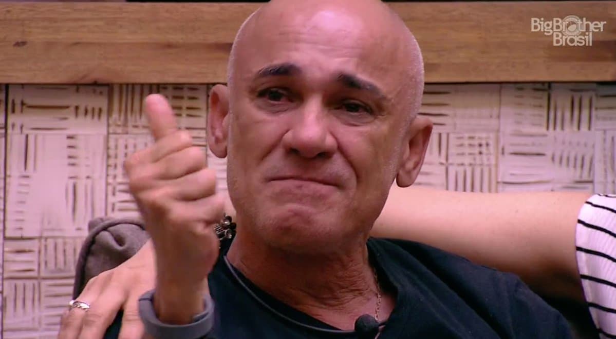Ayrton chorou no BBB18 (Foto: Reprodução)