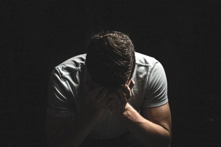 Chorando, funkeiro desabafa nas redes sociais: "Muitas vezes desacreditei do meu futuro"