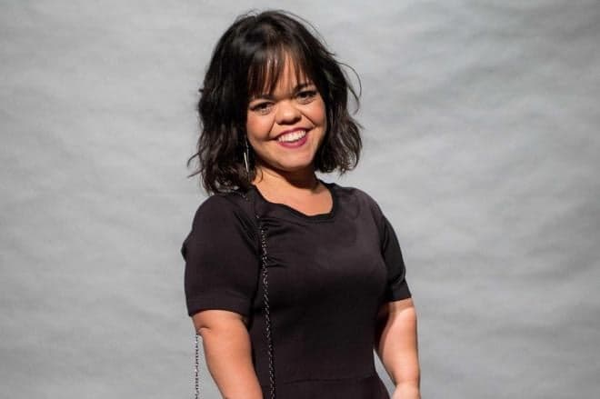 Juliana Caldas, a Estela de O Outro Lado do Paraíso, muda o visual e surge loira