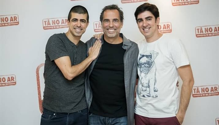 Diretor Mauricio Farias (ao cent.) ao lado de Marcius Melhem e Marcelo Adnet. ( Globo/Raquel Cunha) Diretor Mauricio Farias (ao cent.) ao lado de Marcius Melhem e Marcelo Adnet. ( Globo/Raquel Cunha)
