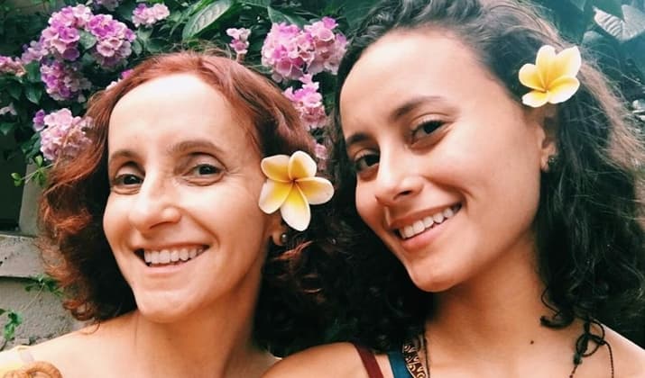 Gorete Milagres ao lado da filha, Alie. (Foto: Reprodução/Instagram) Gorete Milagres ao lado da filha, Alie. (Foto: Reprodução/Instagram)