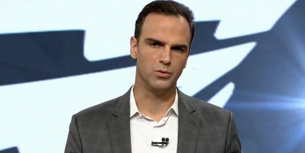 Tadeu Schmidt, apresentador do Fantástico, é visto fora da Globo e faz anúncio que está sem trabalho