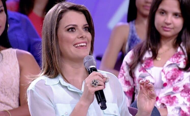 Ana Paula Valadão dá piti e se revolta com assédio em aeroporto: "Tá bom, não quero mais"