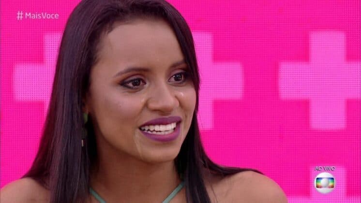 Gleici radicaliza o visual com cabeleireiro de Angélica e fica idêntica a personagem da Globo