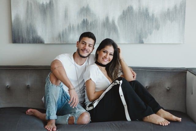 Aos 8 meses de gravidez, Mayra Cardi abre o jogo e revela quantos quilos ganhou na gestação
