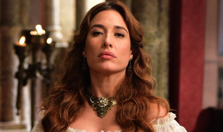 Giselle Itié mostra fim de gravidez e aparece como veio ao mundo: "Fêmea Selvagem"