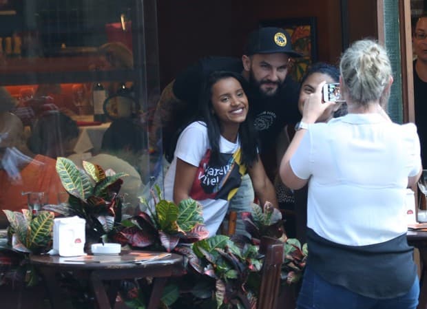 Gleici e Wagner em restaurante do Rio de Janeiro (Foto: AgNews) Gleici e Wagner em restaurante do Rio de Janeiro (Foto: AgNews)