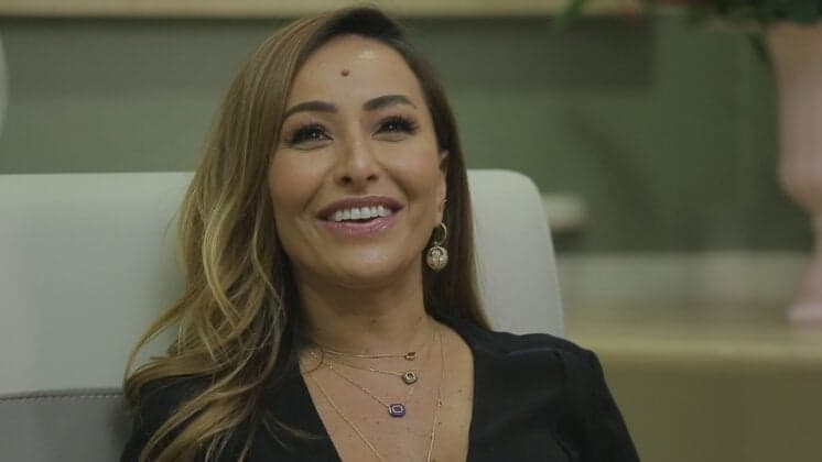 Sabrina Sato usa look "inusitado" em evento e é detonada