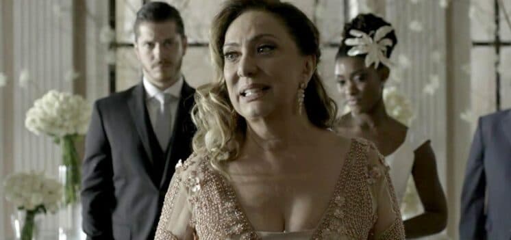 O Outro Lado do Paraíso: Nádia interrompe casamento de Raquel e Bruno e faz desabafo