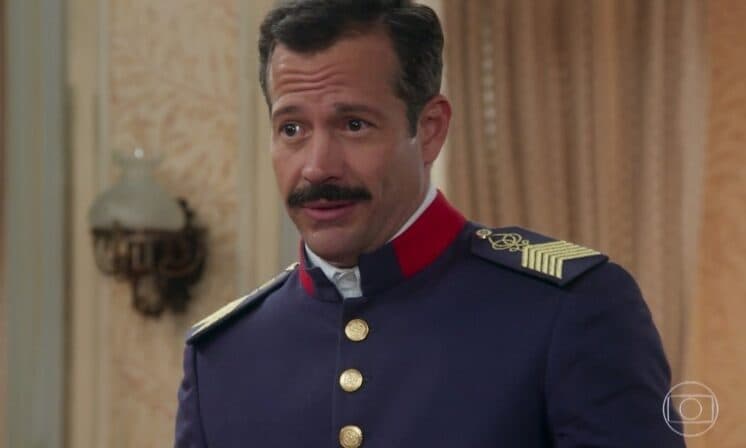Malvino Salvador fala sobre drama em novela e brinca sobre filhas: "Estou ferrado".
