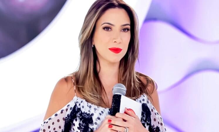 Programa de Patrícia Abravanel aos domingos pode ser deixado para o ano que vem